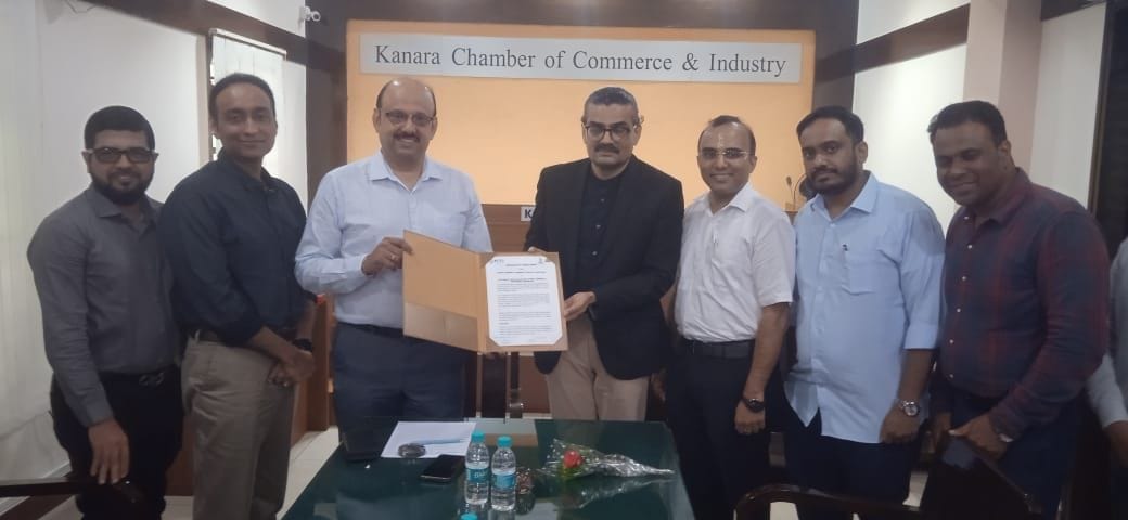 MoU signing between Kanara Chamber of Commerce and Industry (KCCI) and The Yenepoya Institute of Arts, Science, Commerce & Management (YIASCM)